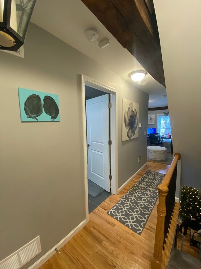 Photo - Beautiful Renovated 2 bedroom home with of...