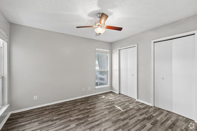 2BR, 2BA - 840SF - Primary Bedroom - Boardwalk at Windcrest