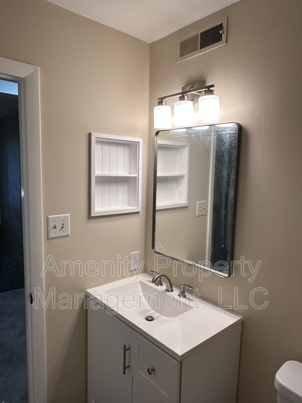 Photo - 704 Ninebark Ct