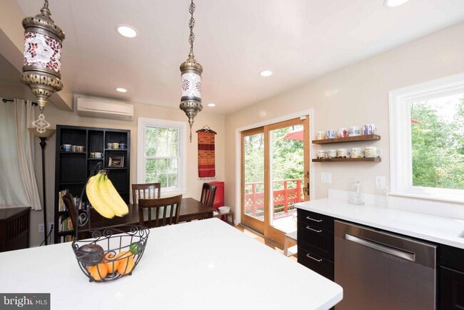 Photo - 2416 S Culpeper St
