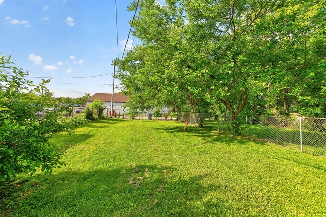 1437 E 19th Ave