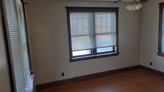 Photo - 5301 S Broadway