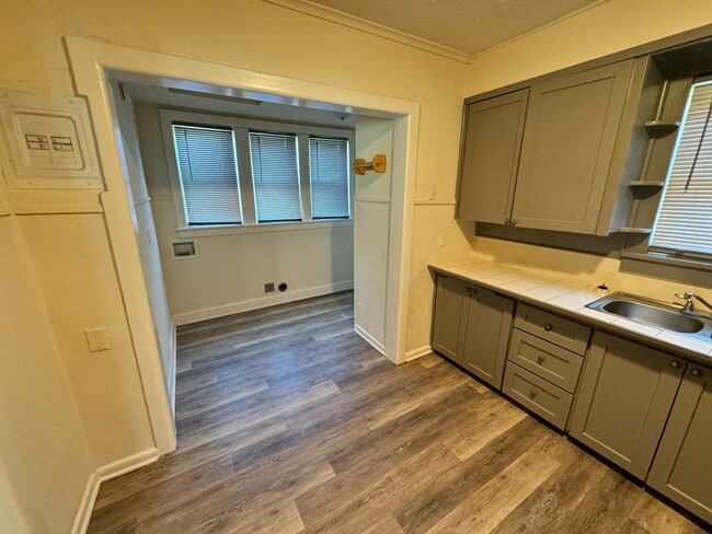 Photo - 2 bed 1.5 house with garage storage