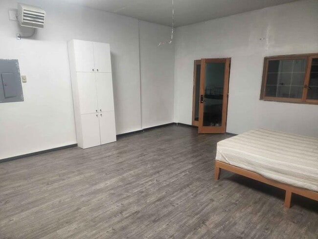 Photo - 1885 Lacy Ln