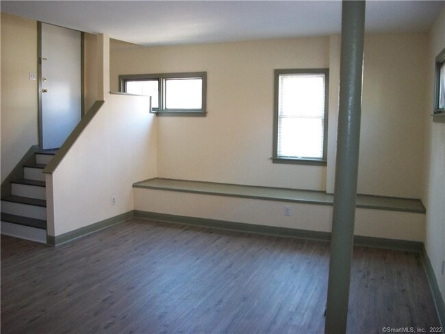 Building Photo - 35 Nash St Unit 1