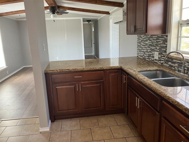 Photo - 118 Walnut St