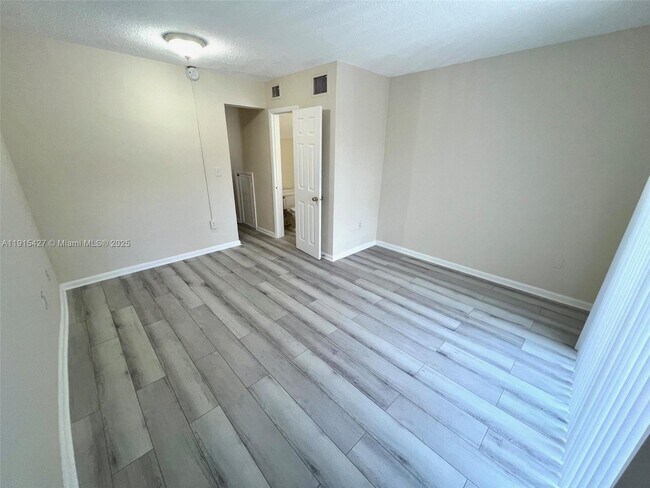 Photo - 7626 NE 6th Ct Unit 7