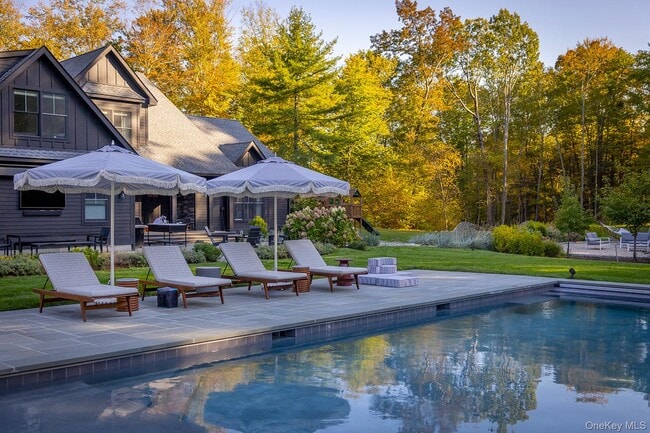 Photo - 46 Will Tremper Dr