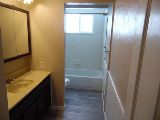 Photo - 350 S 900 W St