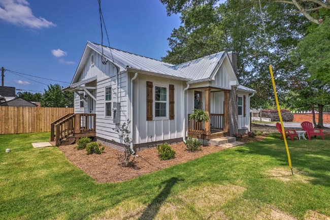 Building Photo - 107 Robinson Ave