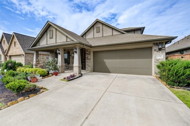 Photo - 13026 Sheildaig St