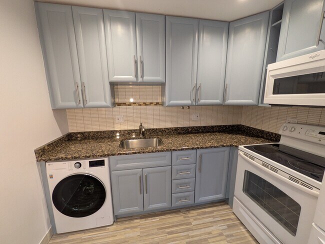 Photo - Spacious 3BR / 2BA Condo in Buffalo Grove private balcony, fireplace - Rent includes Heat,  Water... Unit apt. 201