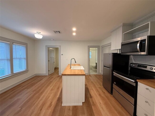 Photo - 1203 Military Ct