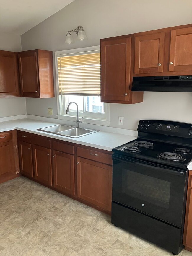 Photo - Spacious Mattydale 4 bed 1.5 bath home