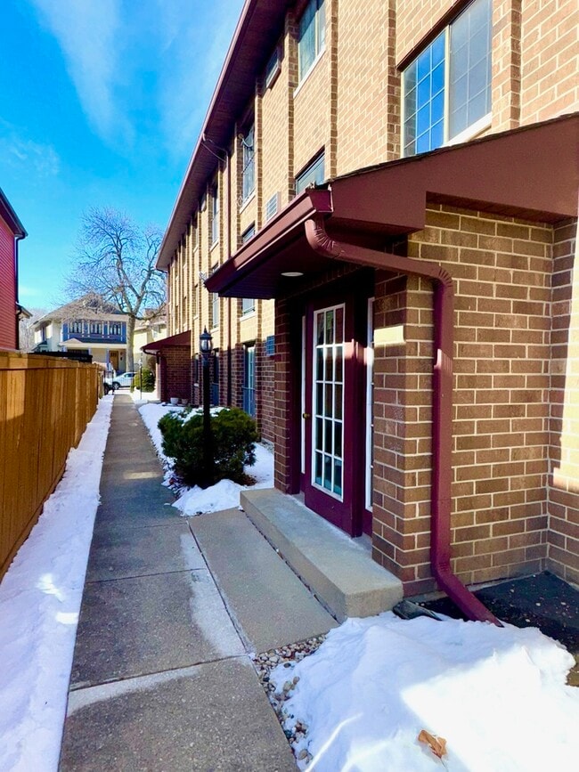 Photo - 234 Circle Ave Unit 1C