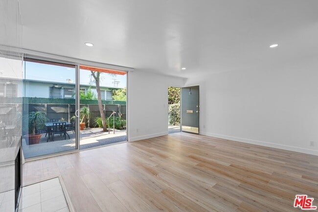 Photo - 122 Buccaneer St Unidad 1