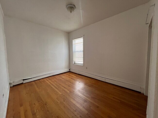 848 Huntington Ave Unidad 3