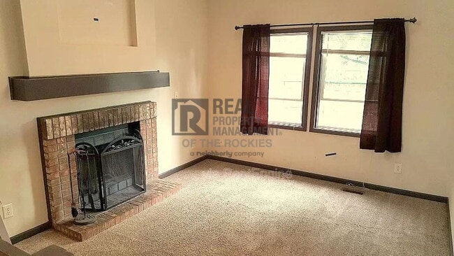 Photo - 1599 Wellington Ct