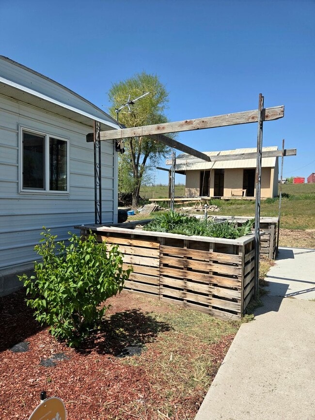 Photo - 3 Bed, 1.5 Bath Country-Home on 5 Acres