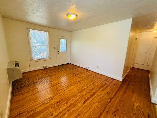 821-1 Montgomery Street