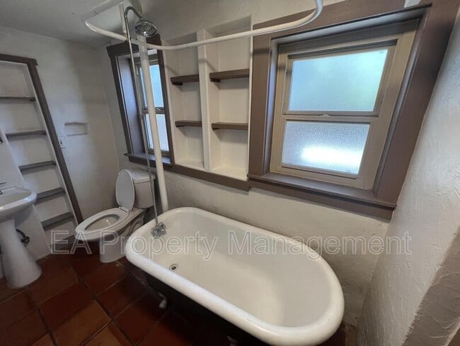 Photo - 1209 7th St NW