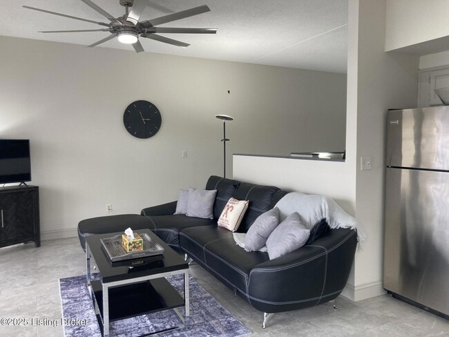 1 Riverpointe Plaza
