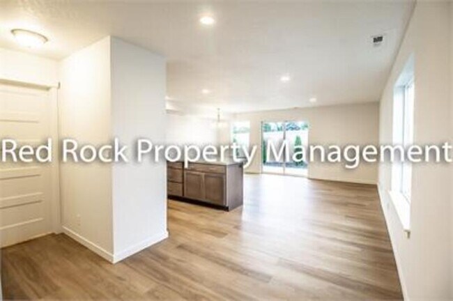 Photo - 1422 N Michigan Ln