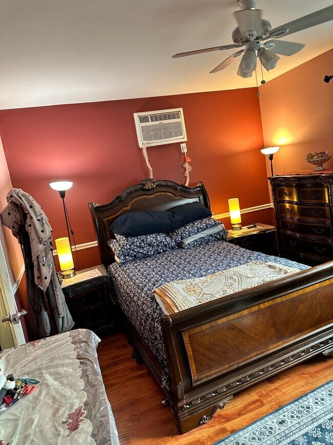 Photo - 77 W 26th St
