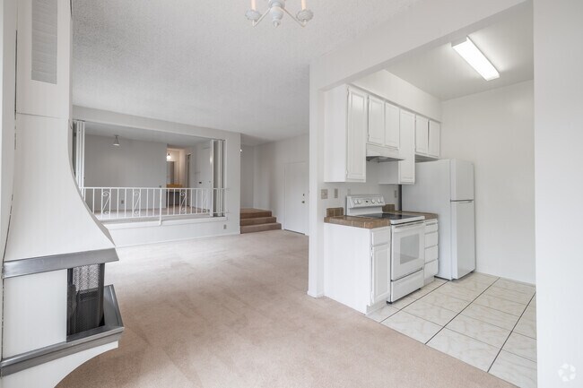 1BR, 1BA - 800SF - Kitchen