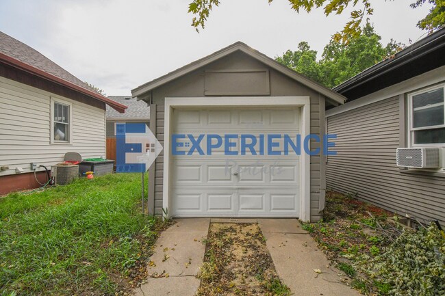 Photo - 334 N Covell Ave