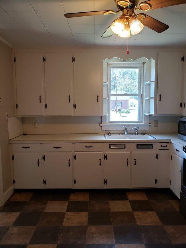 Photo - 112 Quarry Rd
