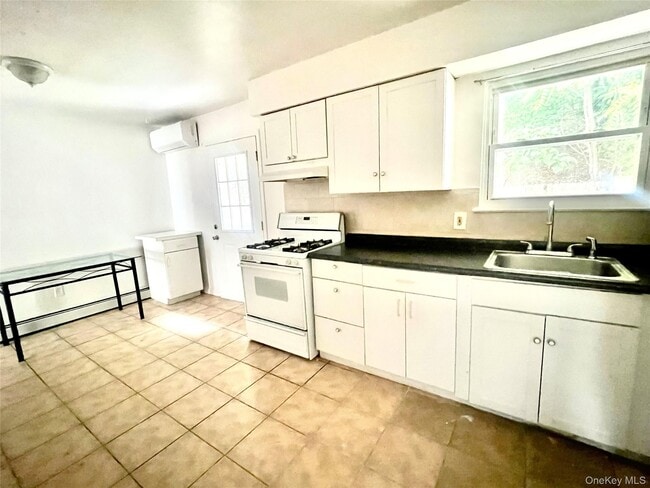 Building Photo - 92 Sheffield Dr Rental