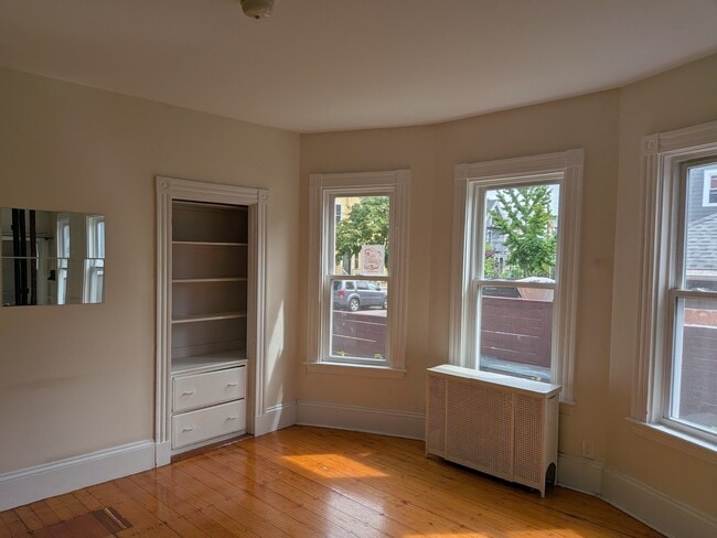 14 Glenwood Ave Unit 2