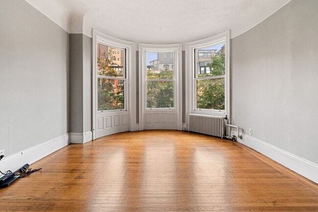 Building Photo - 259 Beacon St Unit 32
