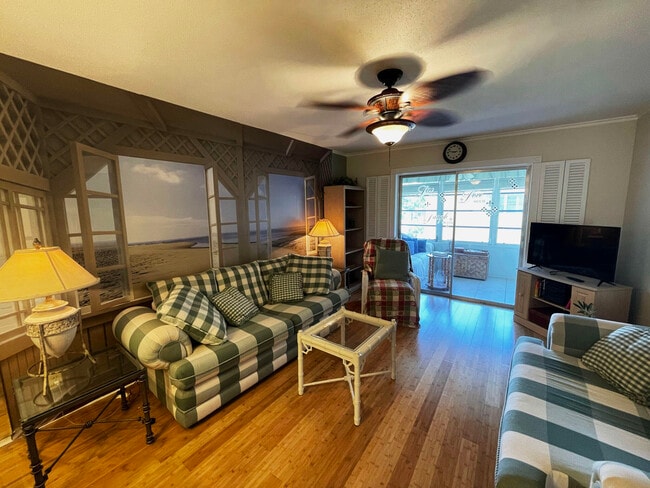 Photo - 2111 NE 1st Ct Unit 204