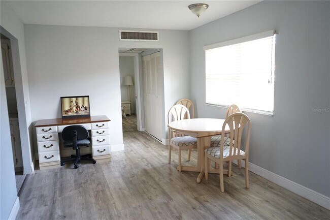 Photo - 1801 Bedford Ln Unit 34