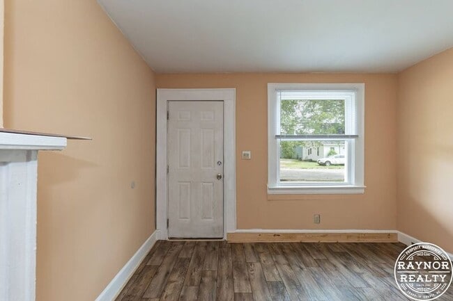 Photo - 617-619 Midway St
