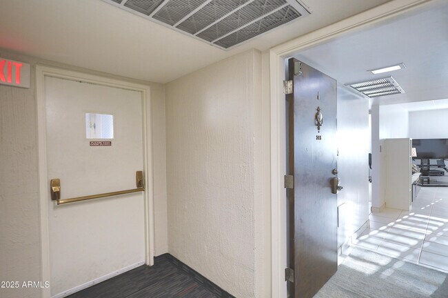 Photo - 7820 E Camelback Rd Unit 309