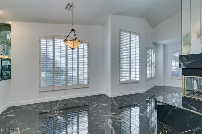 Building Photo - 174 Buena Ct