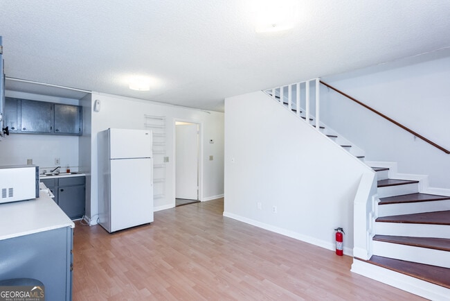 Building Photo - 656 Bellemeade Ave NW
