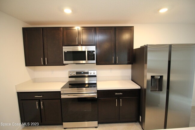 Photo - 256 Trembley Ave SW