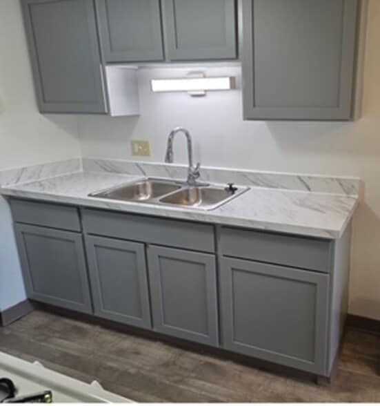 2BR 1.5BA 910SF Upgraded TH