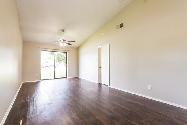 Photo - 8611 Drayton Ct