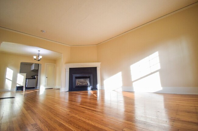 Building Photo - CLA2613-2615 Unit 2613