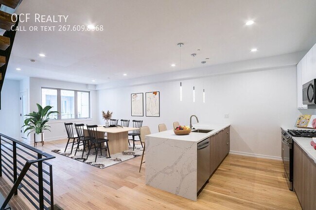 3 Bed Pennsport Townhome - 3 Bed Pennsport Townhome