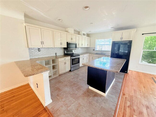 Photo - 4900 5th St S