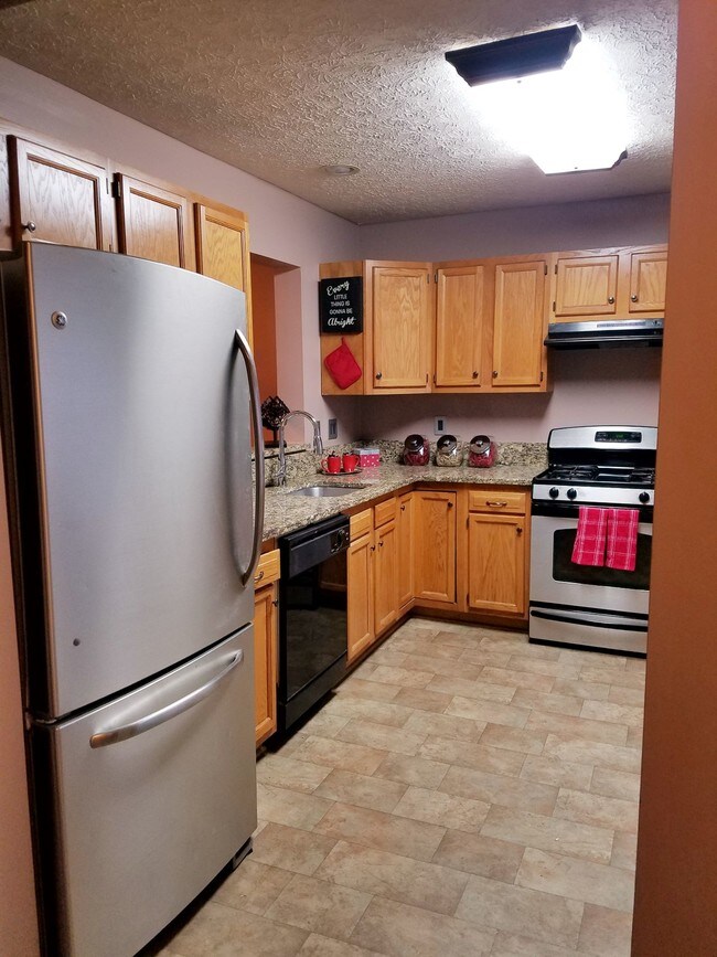 Vista 1 de la cocina - 9018 Lake Largo Dr