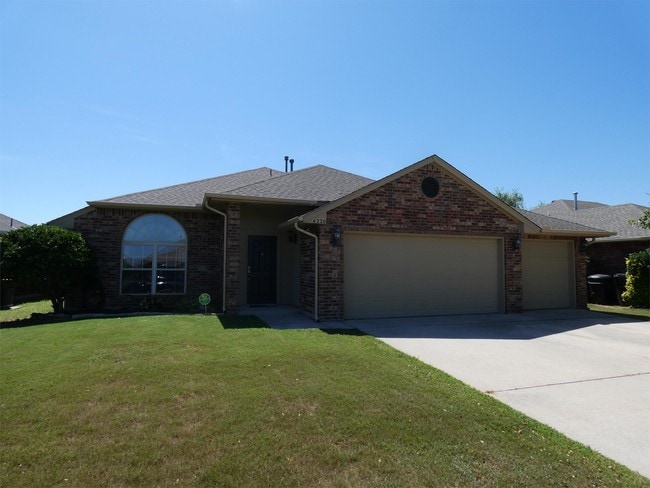 Building Photo - 4220 Manhattan Dr