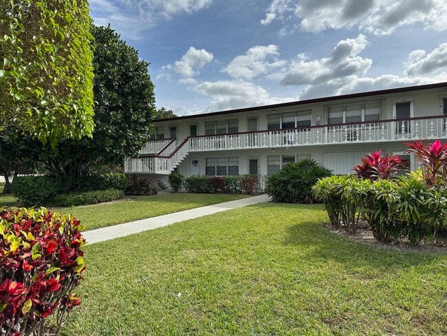 Building Photo - 147 Kent St