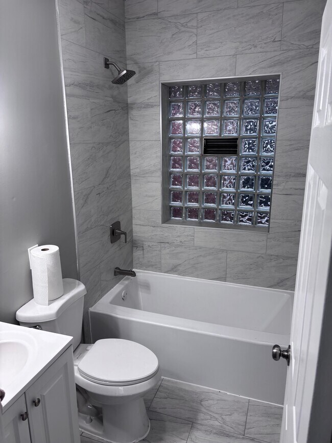 Photo - 1052 Tyler St